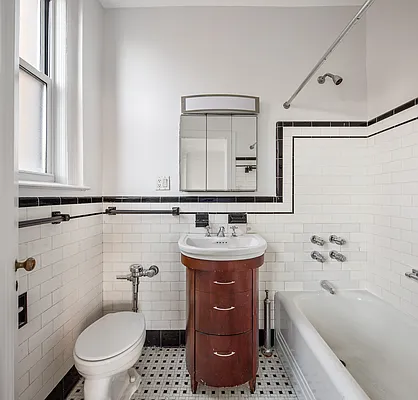 Sold by Compass | media 21