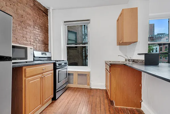 Rented by Cooper & Cooper Real Estate | media 2