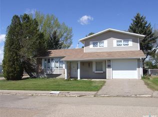 201 8th St W, Leader, SK S0N1H0