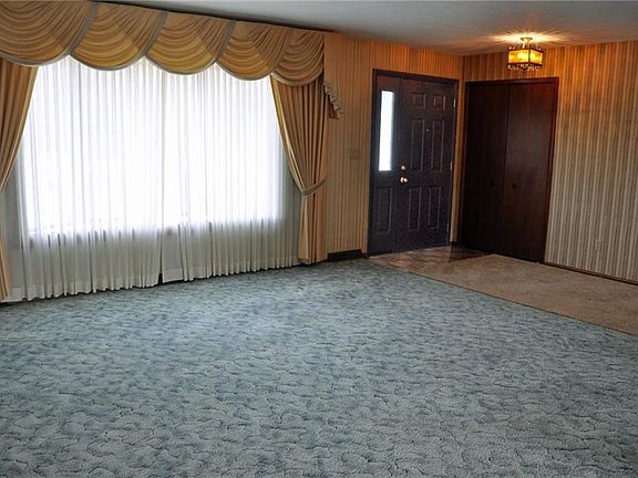 2nd image of 27763 Dunford Ave