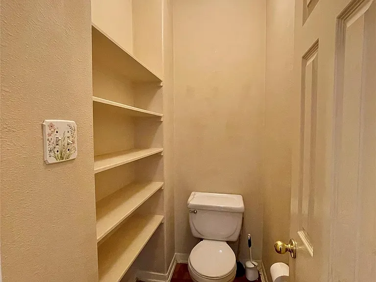 21142 Field House Ct — Photo 14