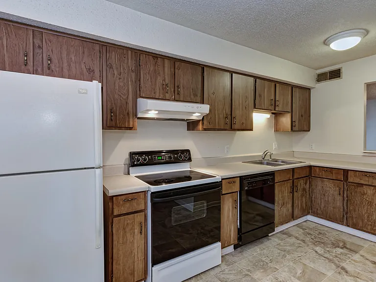 3771 Heathrow Dr — Photo 4