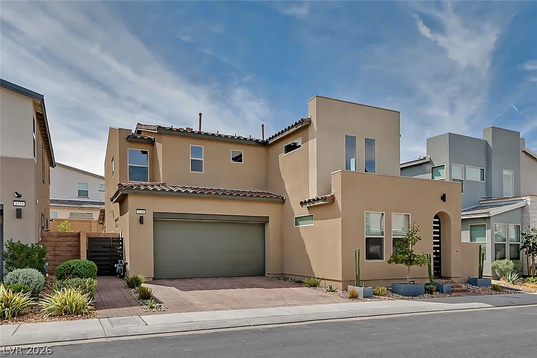 4 bed, 3.0 bath, 2431 sqft, $3,450 — Photo 2