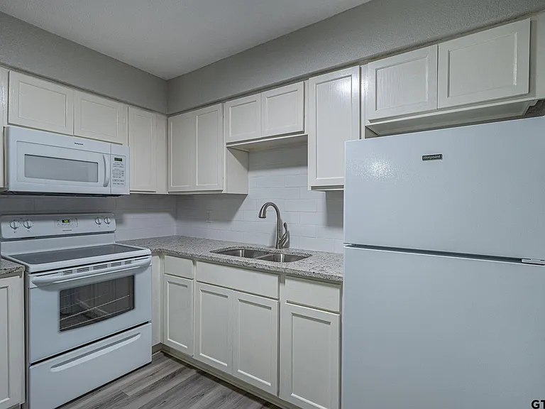 9951 FM 346 E — Photo 2
