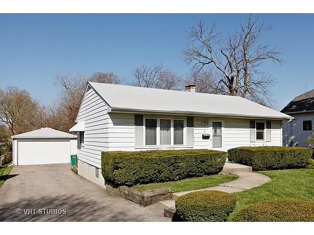 6 Westend Ave photo 1