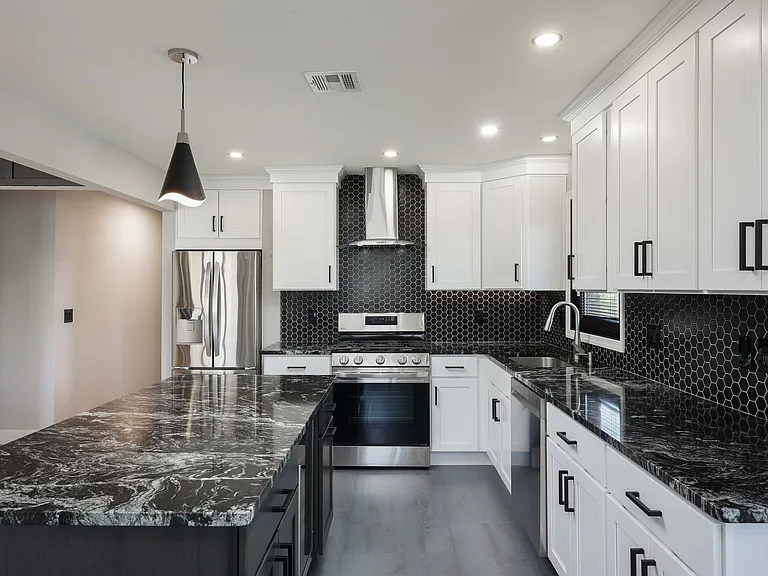 400 Knopf St #2 — Photo 11