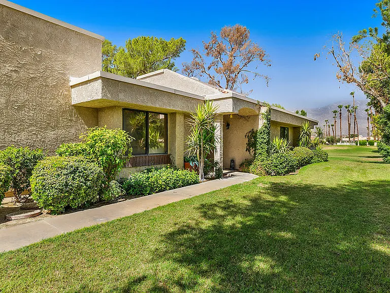 68882 Calle Mula — Photo 1