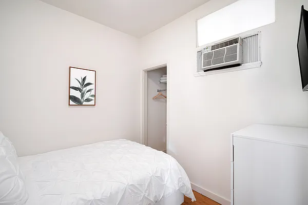 Rented by MyNyHousing | media 15