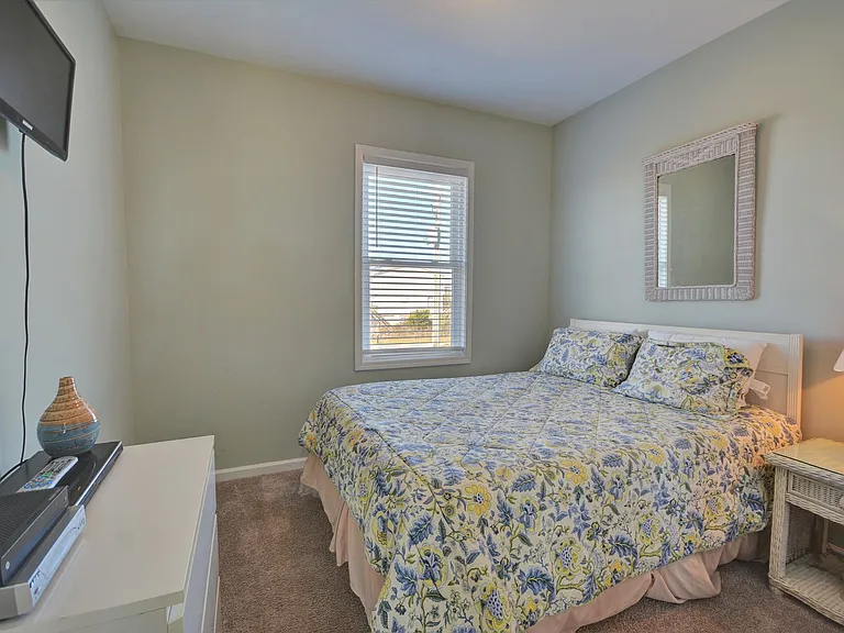 3812 Island Dr — Photo 14