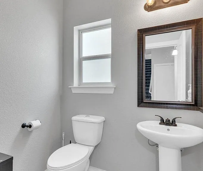 408 Bellwoode Ave — Photo 38
