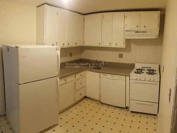 679 Massachusetts Ave #1, Boston, MA 02118