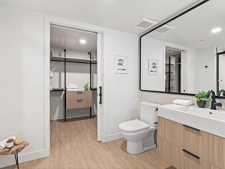 Venue Residences — Photo 50