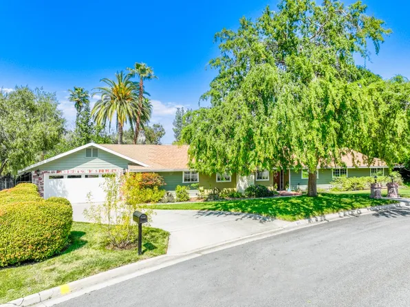 305 Eucalyptus Dr, Redlands, CA 92373