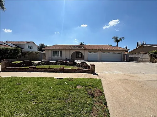 1567 Brookside Ave Photo 1