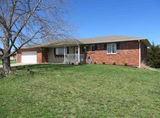 538 Country Ln, Council Grove, KS 66846