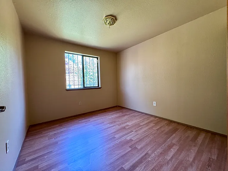 9323 S M St — Photo 11