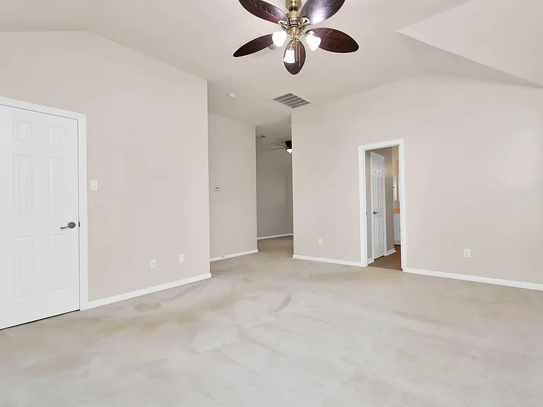 16510 Bluff Springs Dr — Photo 28