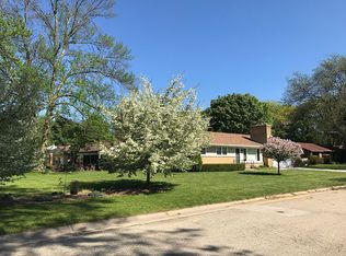 7264 N Navajo Ave, Glendale, WI 53217