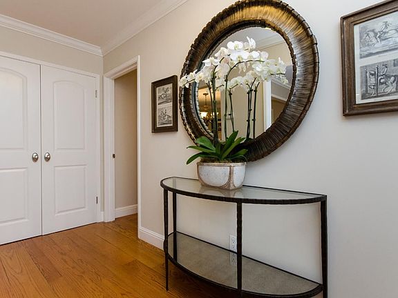 4th image of 315 Trenton Way