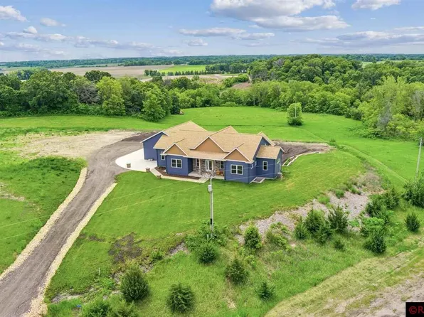 18677 Shelby Ct, Waterville, MN 56096