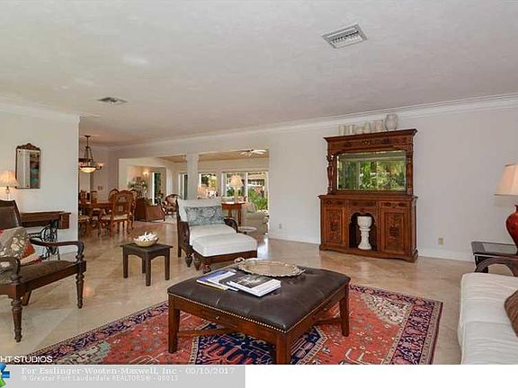 5th image of 2825 NE 35th Ct