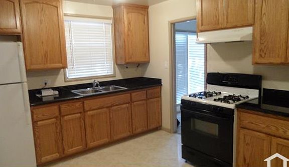 4th image of 262 Westwood St