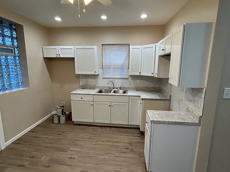 8032 S Green St #2 — Photo 8