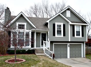 1408 NE Burgandy Ln, Lees Summit, MO 64086