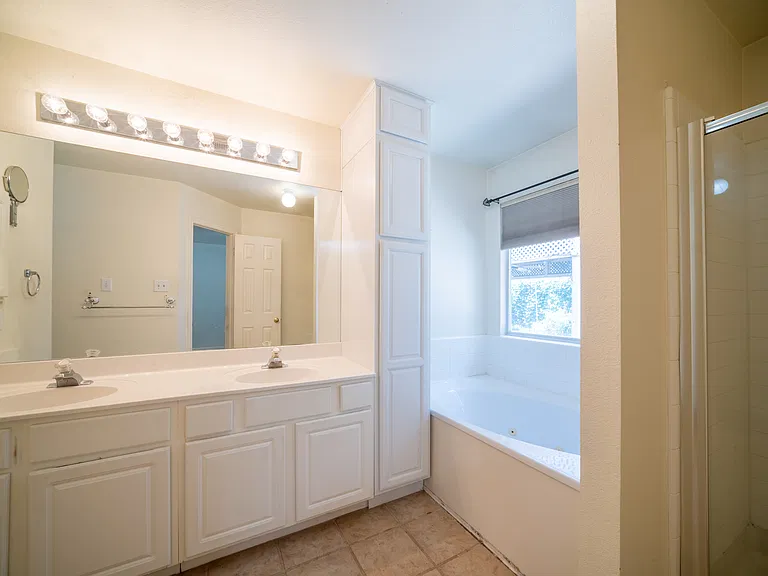 1131 River Rock — Photo 5