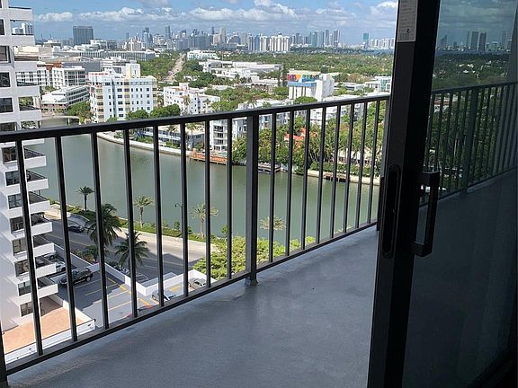 4th image of 2625 Collins Avenue #1802