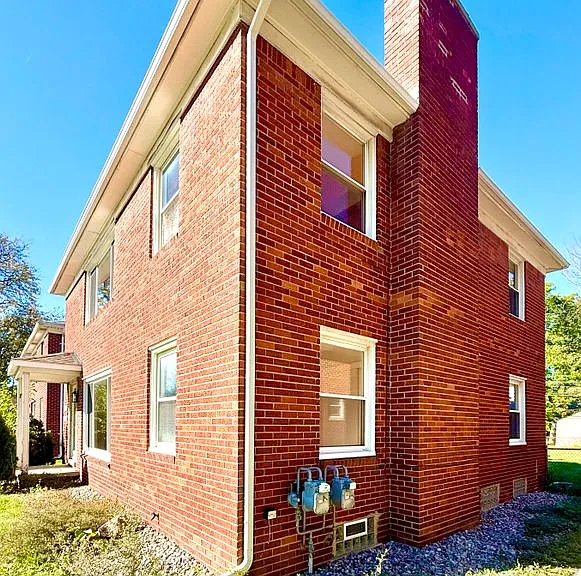 2180 Vernier Rd — Photo 27