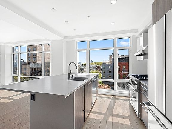 5th image of 952 Columbus Ave #6A