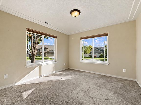 4th image of 511 Lakerose Loop