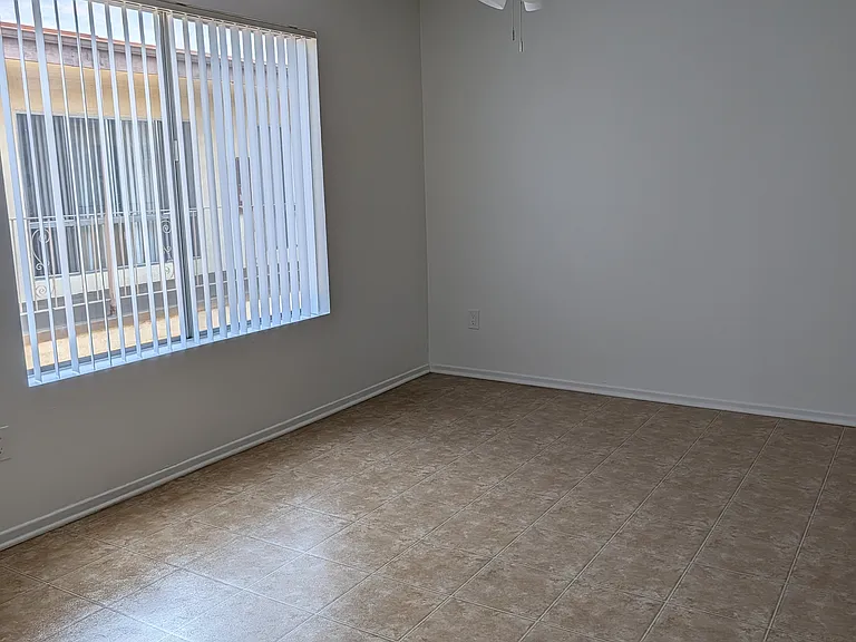 10348 Paramount Blvd #204 — Photo 4