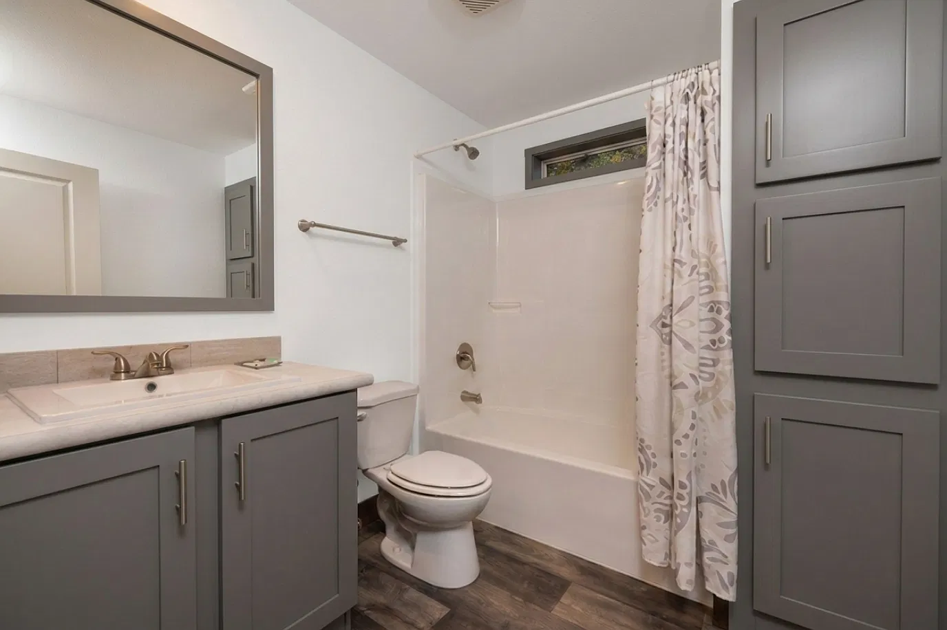 537 Tower View Ave - 4BD 2... — Photo 4