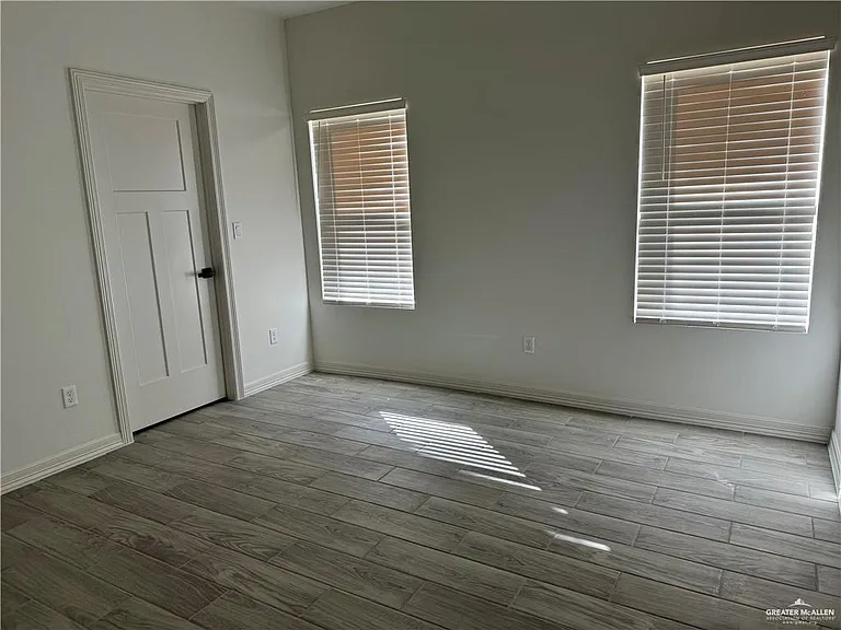 5613 Notre Dame Ave #1 — Photo 2