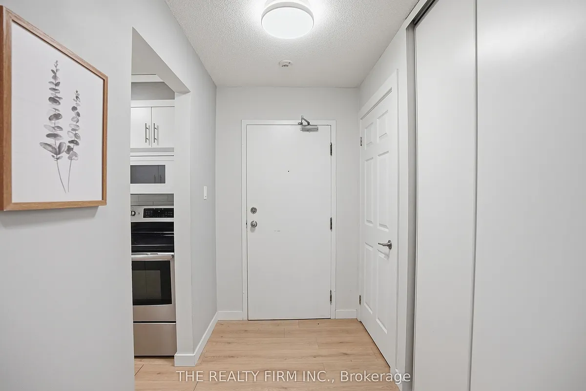 Building Photo - 735 Deveron Cres #310