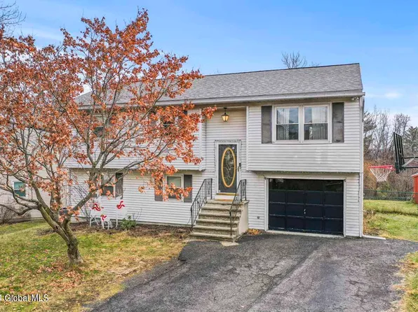 19 Daniel Street, East Greenbush, NY 12144