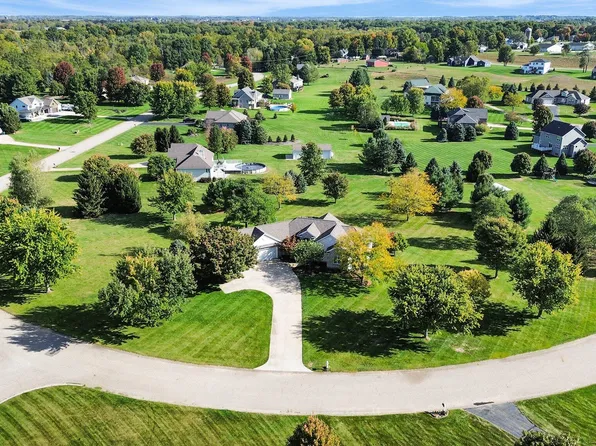 13216 Lamont Farms Dr, Coopersville, MI 49404