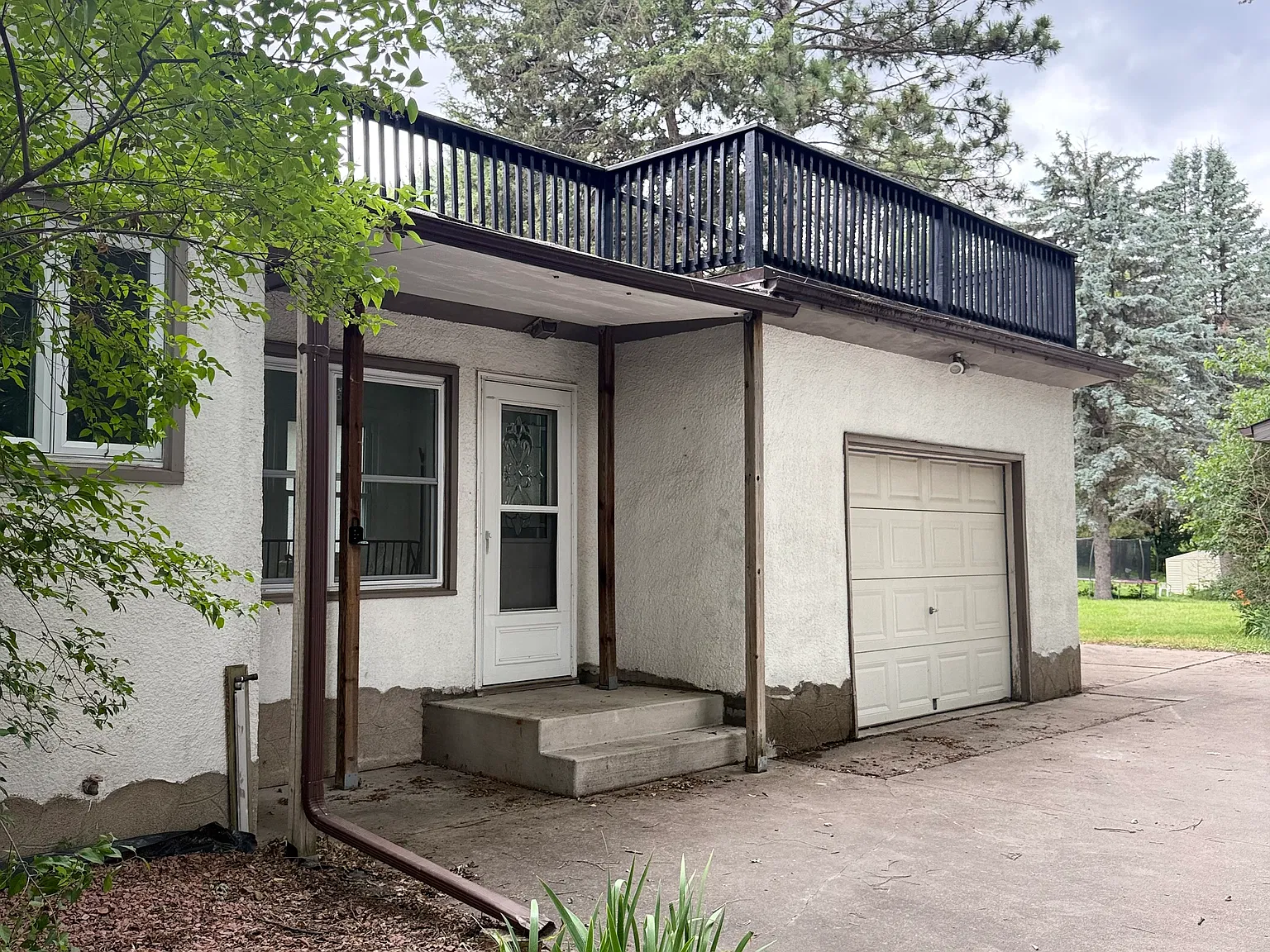4 bed, 1960 sqft, $3,500 — Photo 2