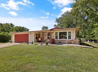 640 N Cherry Dr, Glenwood, IL