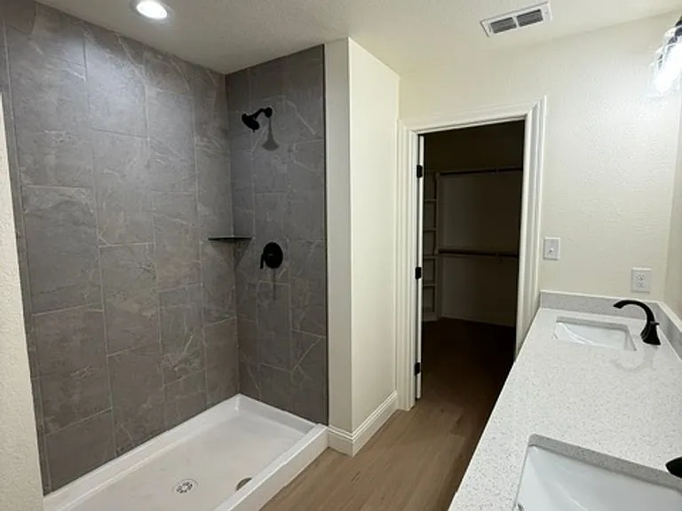 7650 Hudson Way — Photo 8