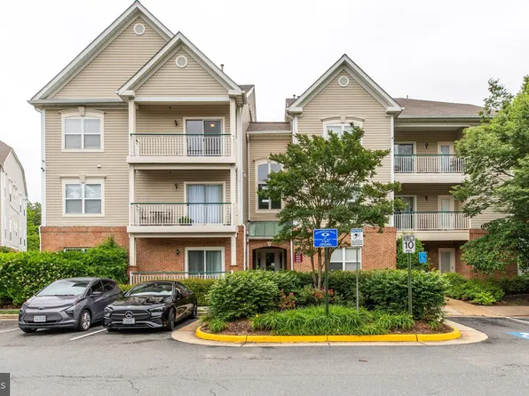 6549 Grange Ln Unit 401, Alexandria, VA 22315