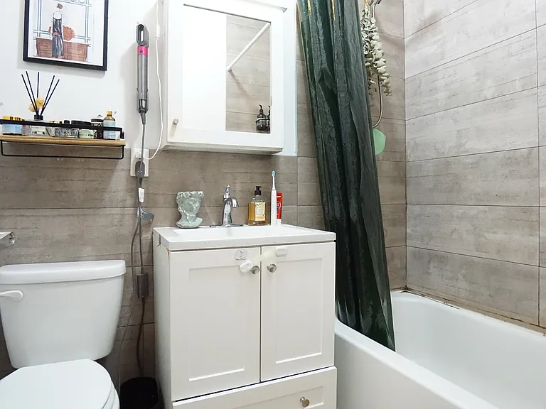 133 Patchen Ave #1R — Photo 9