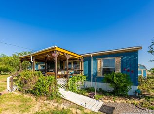 585 County Road 7718, Devine, TX 78016