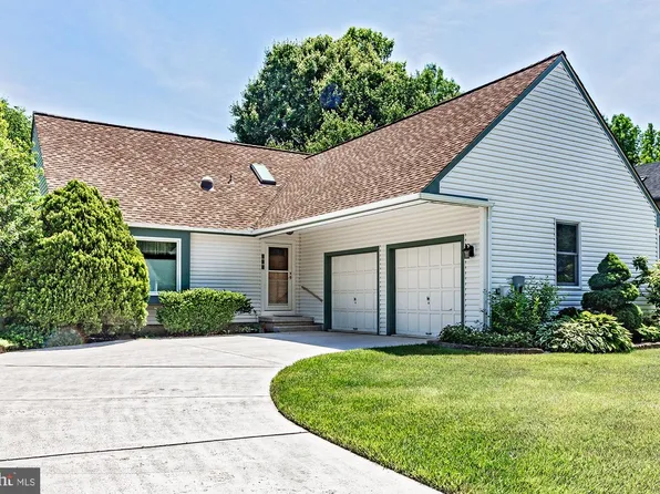 482 Granger Dr, Bear, DE 19701