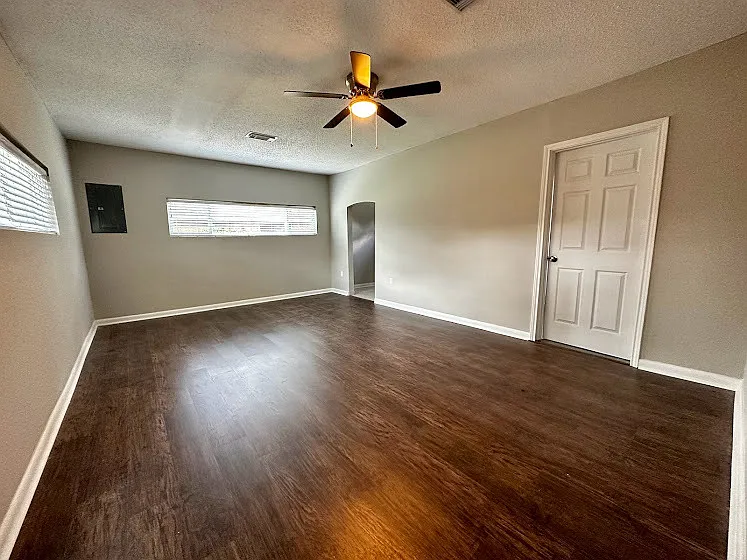 402 Del Norte Street - 1 — Photo 4