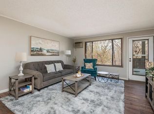 4001 Heritage Hills Dr APT 105, Bloomington, MN 55437