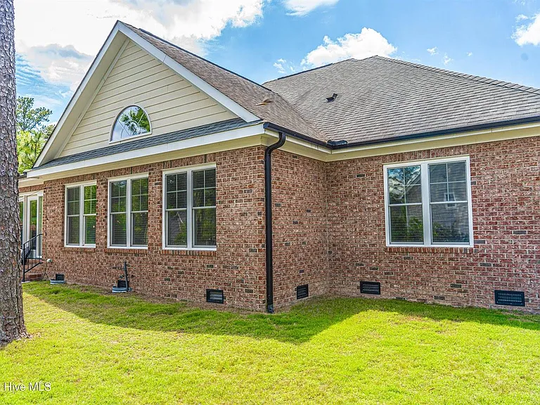 201 Sundew Ct — Photo 63