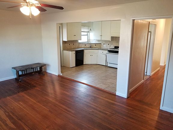 livingroom kitchen